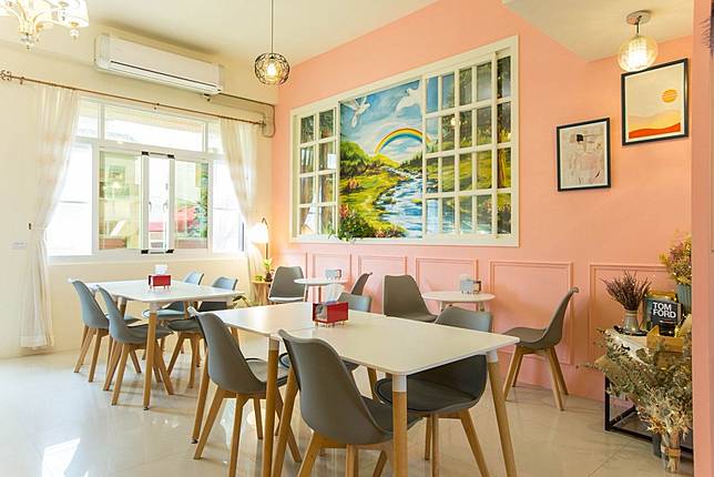 ▲帶有粉嫩歐式鄉村風的用餐區（圖／大方小正）