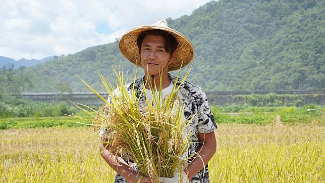 阿布久違接外景。（圖／《野！孩子起步走》提供）