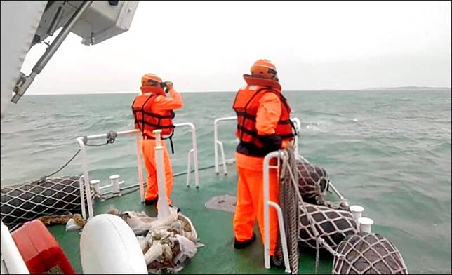 兩名金門釣客先前失聯時，金門海巡人員出動搜尋。(資料照，海巡署提供)
