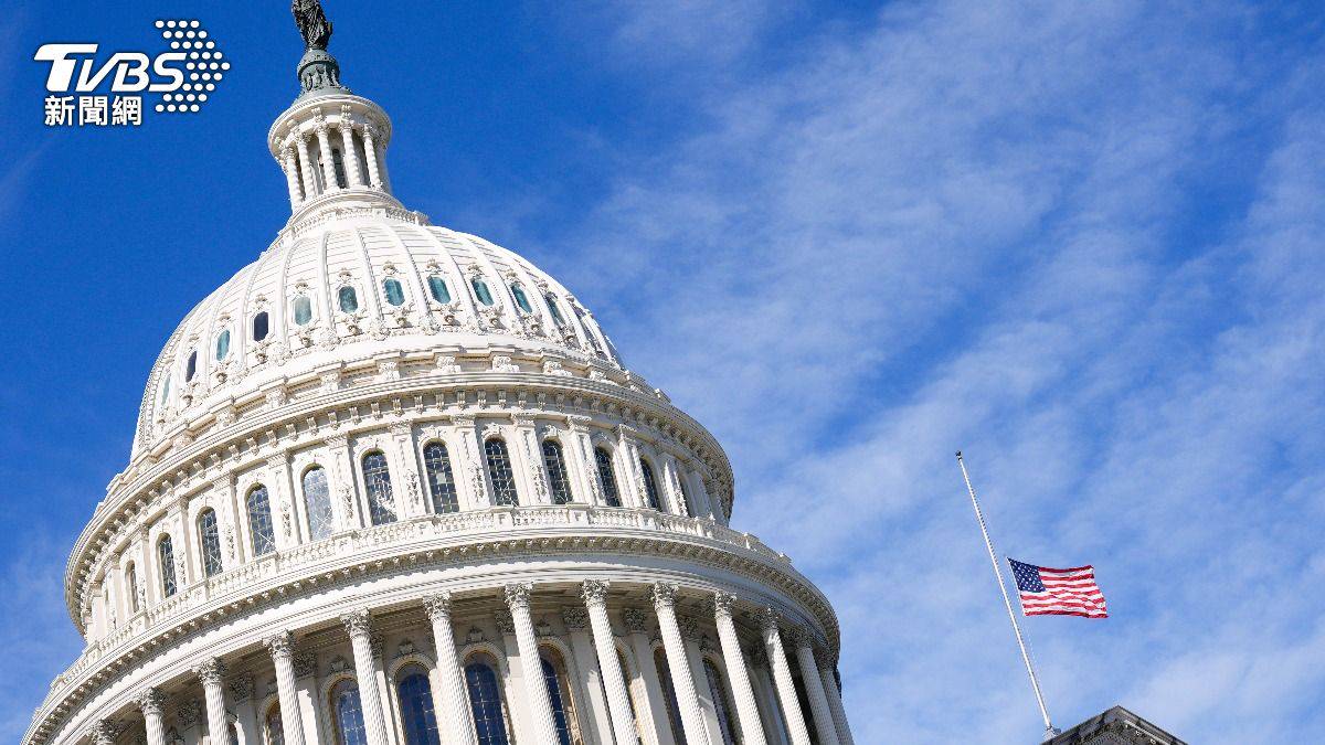 關門40天有望落幕！美單日破萬航班延誤食物銀行仍擠爆| TVBS | LINE TODAY