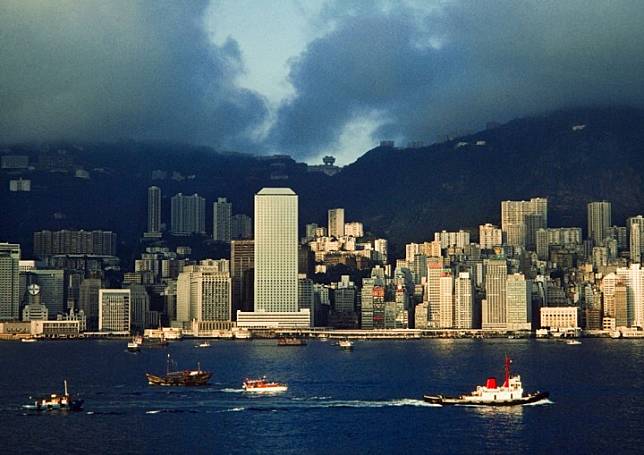 Harbour 海港 – Photo by Brian Brake