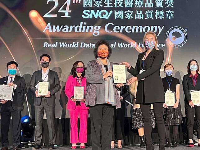 頂尖營銷團隊「黃金速纖凍」榮獲 SNQ國家品質標章。圖：台灣頂尖營銷團隊提供