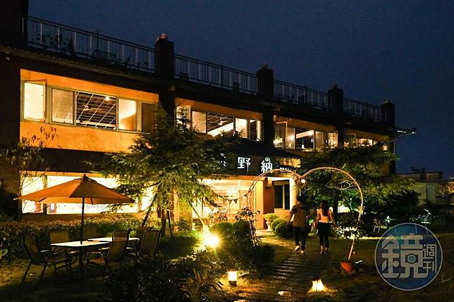 古坑「維野納複合式親子餐廳」不僅有美食、還能欣賞夜景。