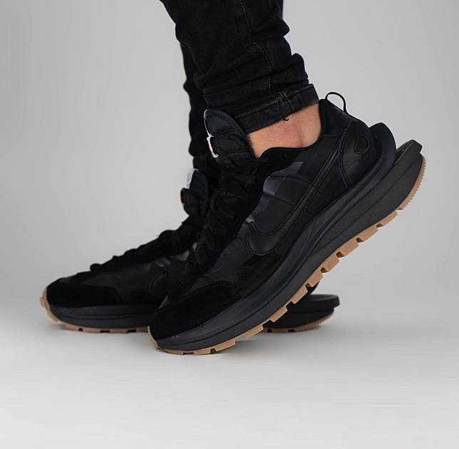 sacai x Nike Vaporwaffle 全新「Black/Gum」配色曝光！ | 潮流集合