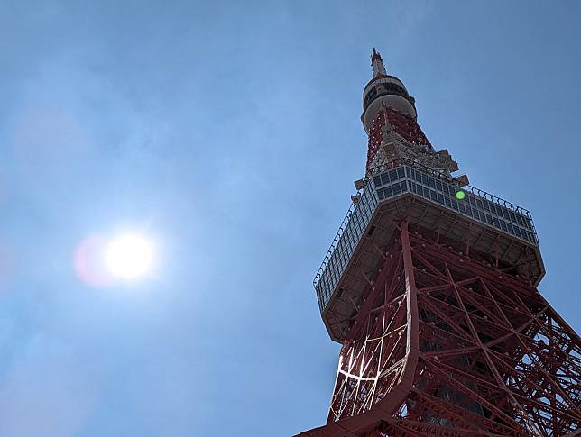 東京知名景點東京鐵塔成了政府開設的「涼爽場所」，開放民眾休息。攝影：陳昭宏