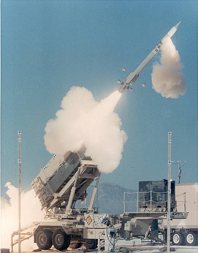 愛國者三型（PAC-3）飛彈體型小、殺傷力極強，被譽為當今最先進、戰力最堅強的戰區防空飛彈。   圖：洛克希德馬汀公司提供