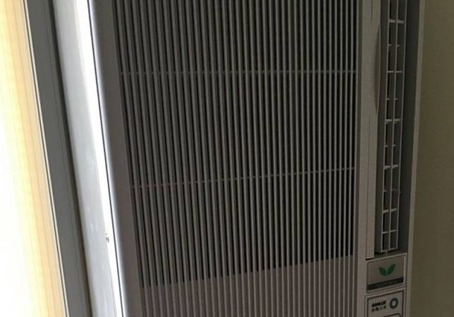▲直立式窗型冷氣在近幾年已經比較少人在安裝，其特點就是「有窗戶就可以安裝」。（圖/）