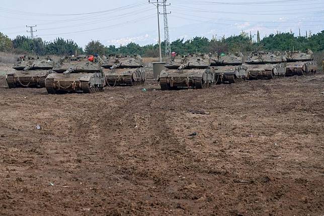 Israeli troops are seen near the northern Israeli border with Lebanon, on Nov. 28, 2024. (Ayal Margolin/JINI via Xinhua)