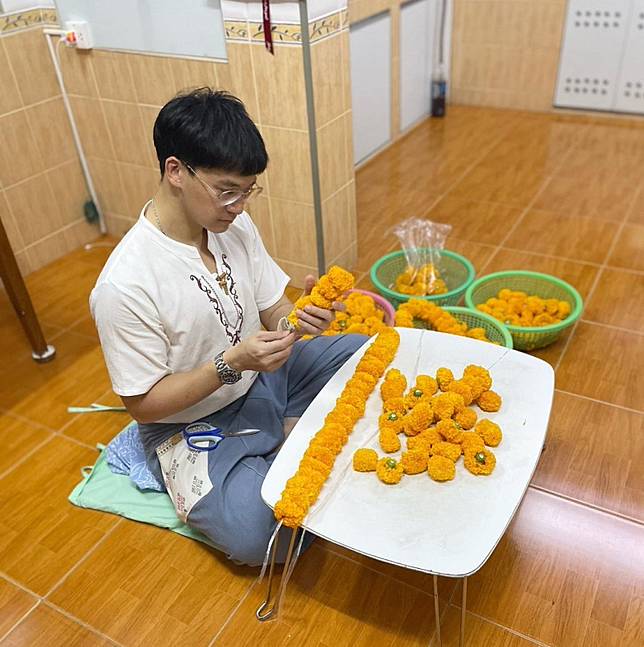 บี้ สุกฤษฎิ์ นักร้องติดดิน แม้ถือหุ้นเป็นล้าน ล่าสุดร้อยพวงมาลัย แฟนๆ  วอนขอกลับมารับงานวงการ | สยามนิวส์ | LINE TODAY