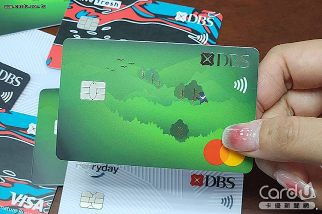 信用卡以環保材質製作，在綠色通路、共享運具支付享10%回饋(圖/卡優新聞網)