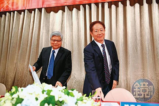 台積電近年在董事長劉德音（右）與總裁魏哲家（左）等高層的主導下，帶頭戮力扶植供應鏈在地化。