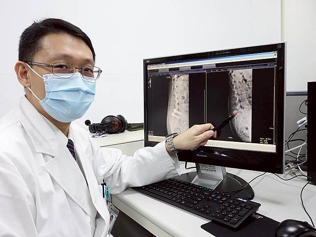 腰痛、腳無力為警訊 當心脊椎滑脫寸難行