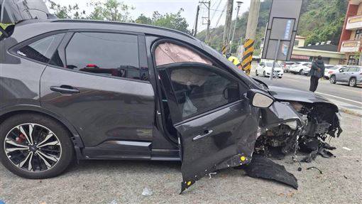 90歲老父車禍亡！中市議員古秀英「骨裂仍向醫院請假」陪父遺體回家 | 三立新聞網 | LINE TODAY