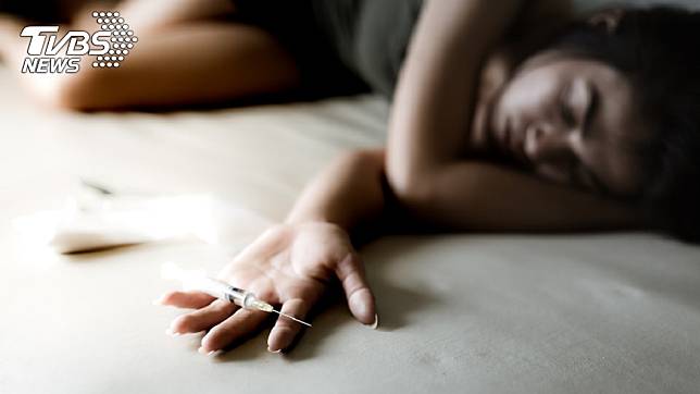 一名17歲少女參加5男1女的性愛毒趴，疑似毒品過量猝死房內。(示意圖／TVBS)