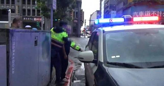 北市男遭割頸！疑走路搖晃碰撞拾荒老人　他怒持利器割脖