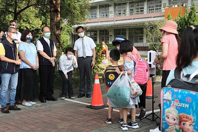 中市30多萬學生重返校園　盧秀燕：做足準備安心上課