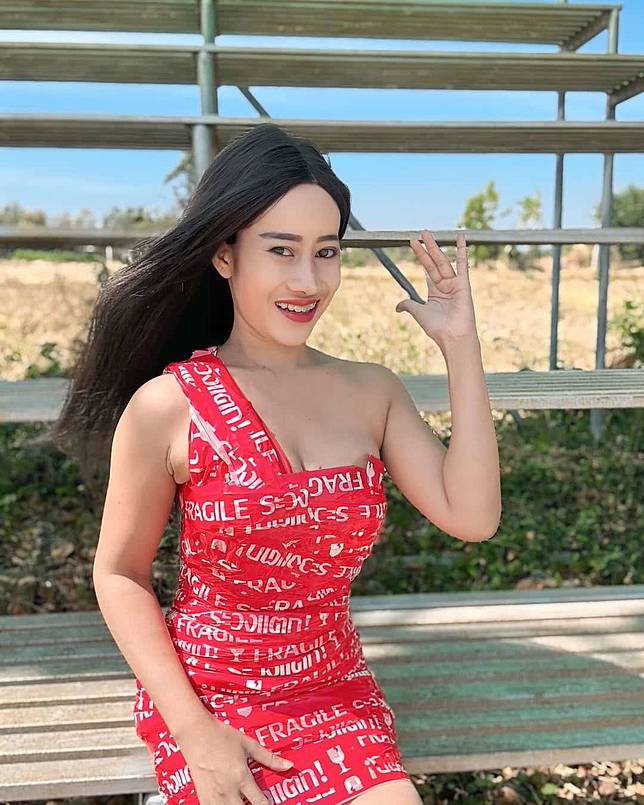 หนูรัตน์ ธิดาพร ชาวคูเวียง ทำศัลยกรรม