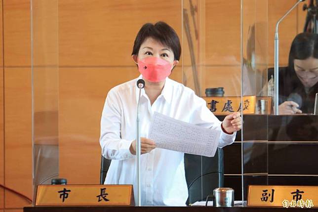 蔡其昌要求辯論，台中市府表示盧秀燕在登記參選市長時已勾選要辯論。(記者蘇金鳳攝)