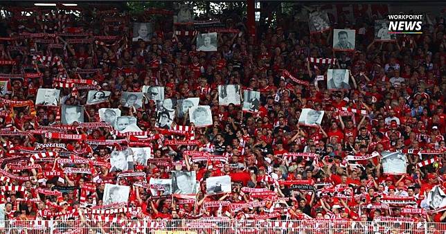 แฟนบอลอูนิโอน เบอร์ลิน นำรูปแฟนบอลที่เสียชีวิตเข้าชมเกมลีกสูงสุดครั้งแรกของสโมสร