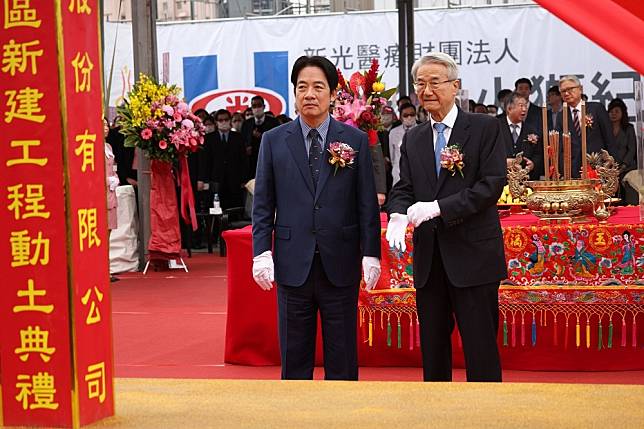 新光醫院今天（23日）舉行第二醫療大樓「桂蘭樓」開工動土典禮。副總統賴清德等人出席。（陳愷巨攝）