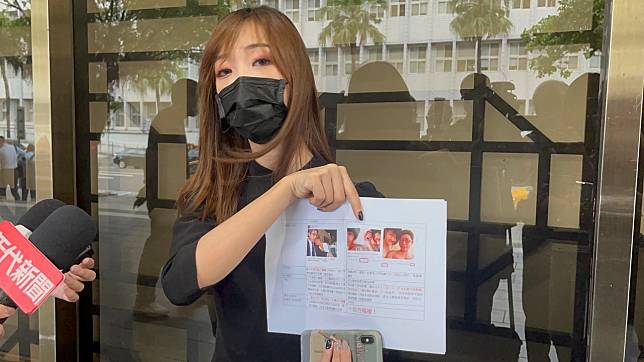 蔣婕妤今到台北地方法院代丁允恭遞狀告何姓女記者求償1元。記者林孟潔／攝影
