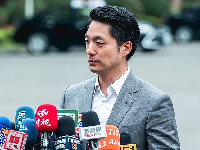 劉世芳認為租金補貼要地方分攤合法合規，蔣萬安嗆話都你在講、刀都你在砍。（圖：蔣萬安臉書）