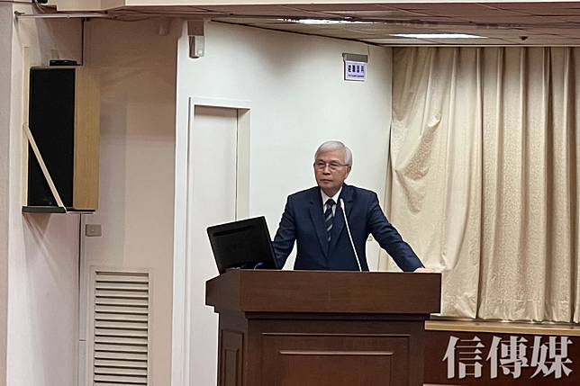 中央銀行總裁楊金龍17日赴立法院財政委員會報告，立委關切第七波房市信用管制措施成效。（攝影／葉佳華）