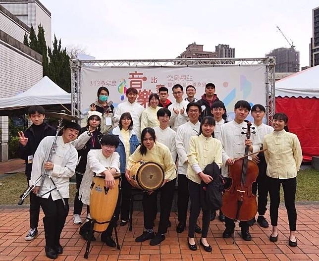 東華國樂社於全國學生音樂比賽，榮獲「特優」。(東華大學提供)
