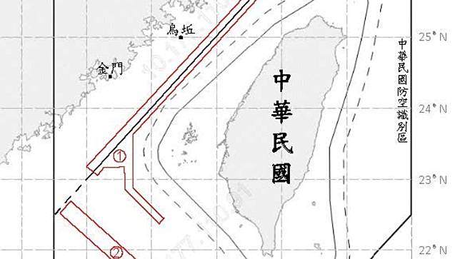 根據國防部2024.10.08公布共機動態示意圖顯示，從10.07上午8時13分至晚間20時51分止，有9架中共主、輔戰機在台海中線附近活動，其中5架次逾越台海中線。另外從10.07上午8時49分起至13時7分止，有3架次中共主、輔戰機進入西南空域活動。