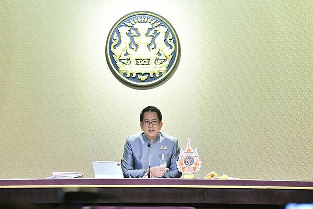 นายจิรายุ ห่วงทรัพย์ ที่ปรึกษาของนายกรัฐมนตรีและโฆษกศูนย์ปฏิบัติการช่วยเหลือผู้ประสบอุทกภัย วาตภัย และดินโคลนถล่ม หรือ ศปช.