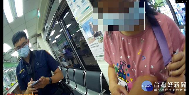 台中清水警方攔阻婦人匯款48萬給網友。