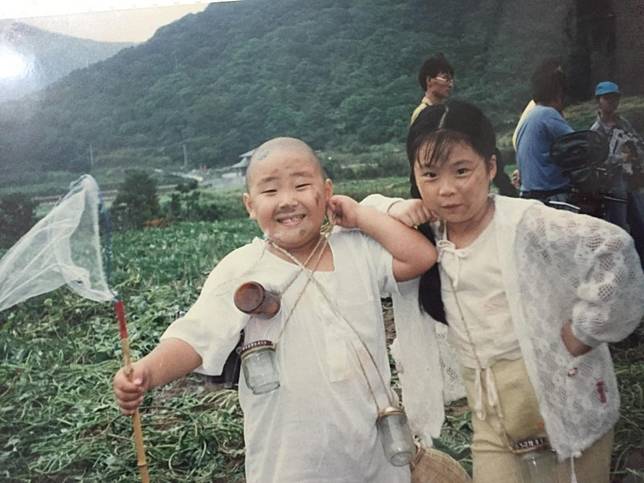 郝劭文(左)和楊小黎當年都是當紅的童星。(翻攝自臉書)