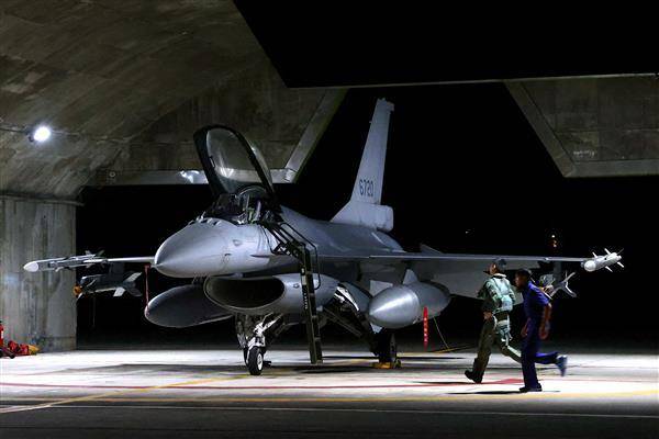 強化F-16V遠距制空制海戰力，台美簽署451億軍購案。資料照。