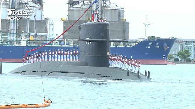 退役軍官稱「我國造潛艦缺三關鍵性能」，海軍司令部發聲明駁斥。（圖／TVBS資料畫面）