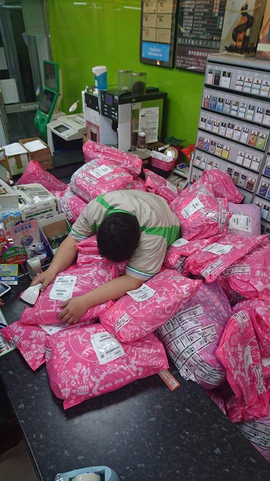 台灣人有多愛買　一張超商店員崩潰照告訴你