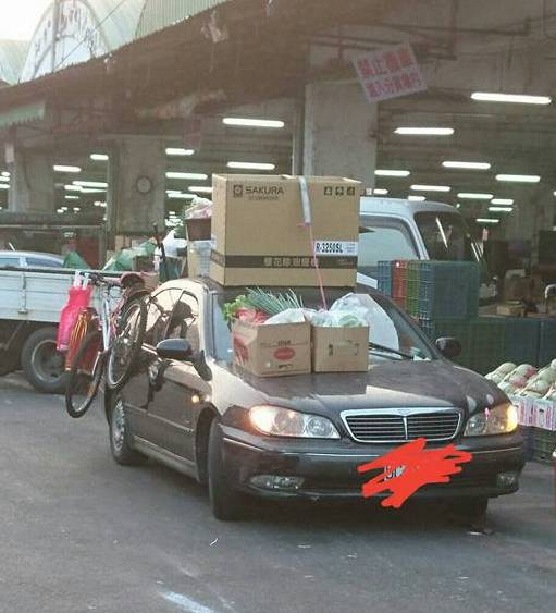 轎車一秒變貨車　超強載貨法誕生